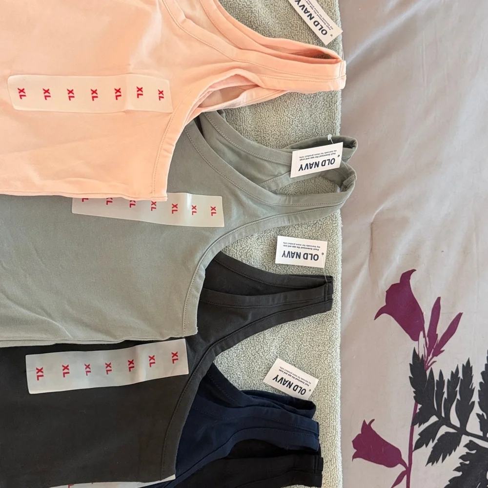Old Navy Tank Top Set — Peach, Sage, Charcoal, Navy, Black

Set of 5 - Picture 2 of 3